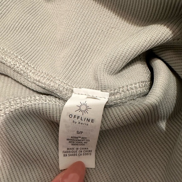 Aerie Offline Big Chill Seamless Leggings (small) in the color stone grey - Picture 3 of 5